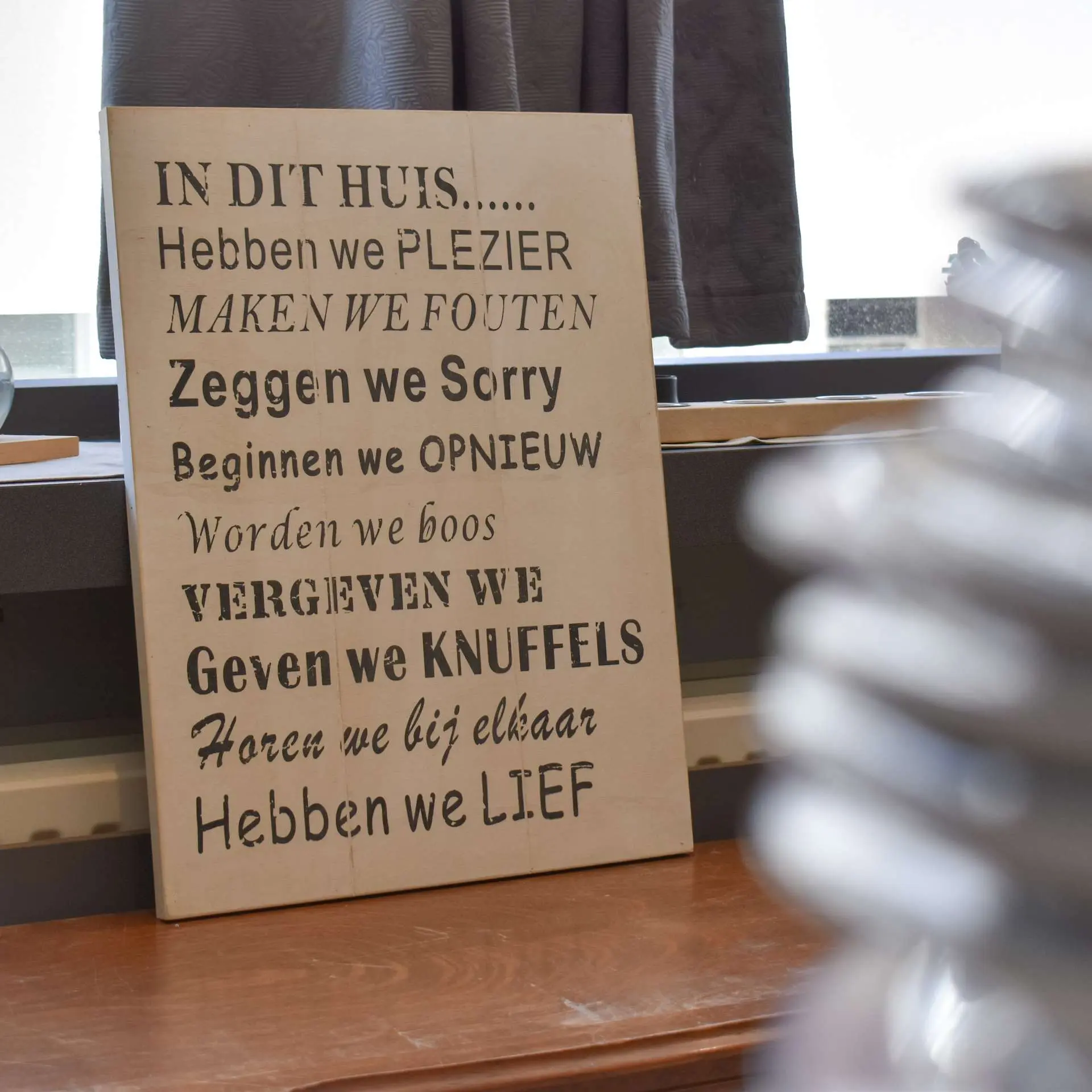 Home decoration in social shop GAGK Rupelstreek in Boom